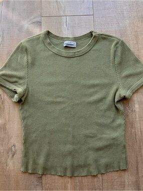 URBAN OUTFITTERS baby tee